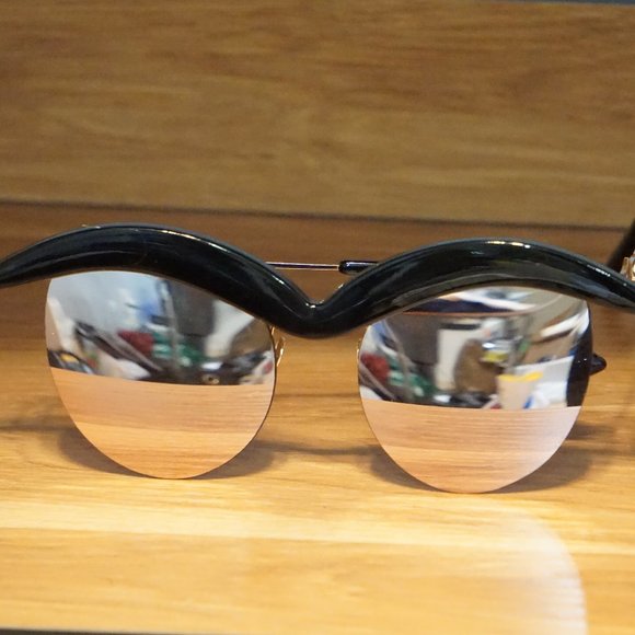Angry birds shape Gray lens & Gold Mirror sunglasses  Stand Out in Style! main image 2